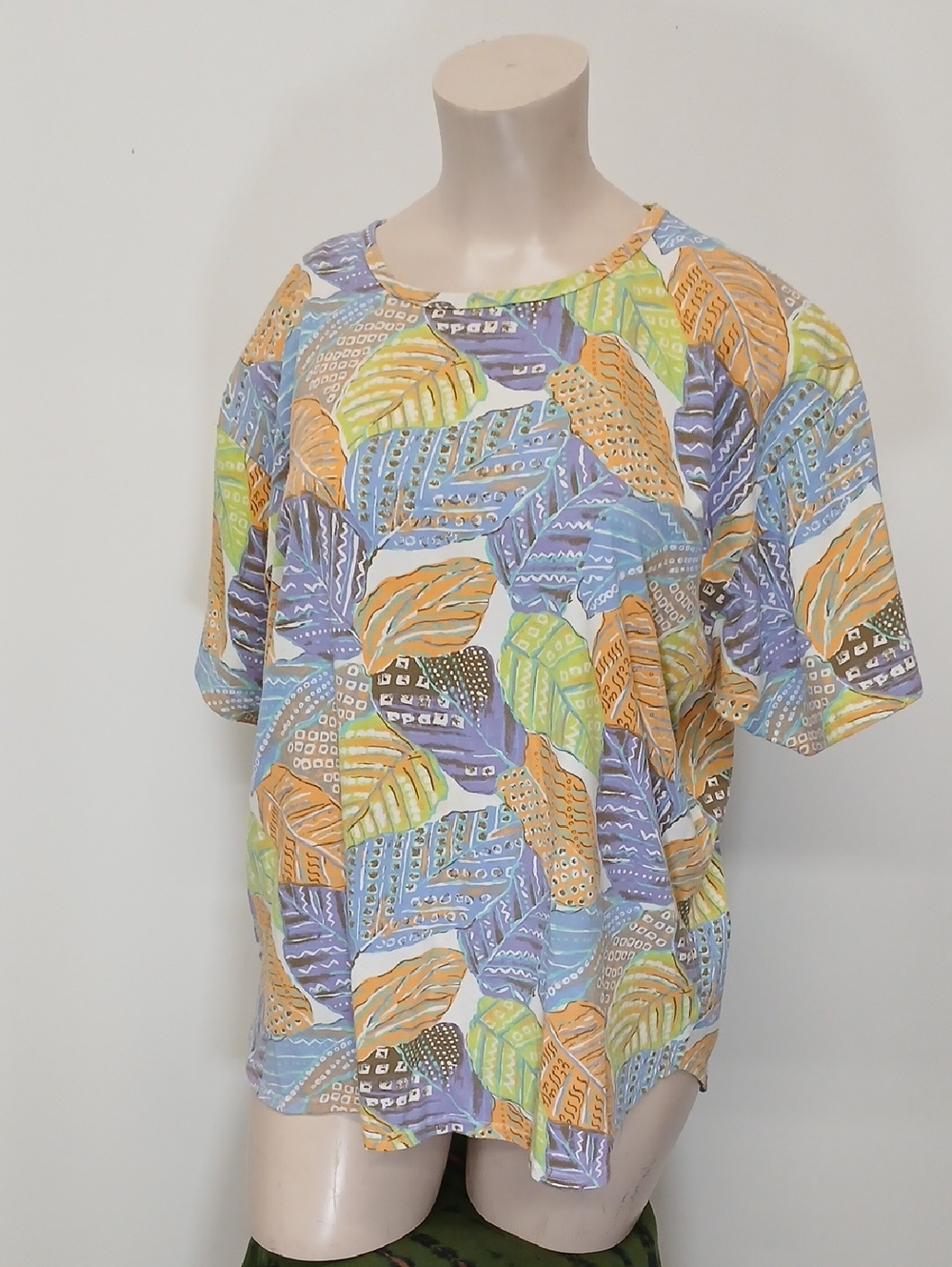 Vintage Extra-Touch Colorful Leaf Print Short Sleeve Top /3x